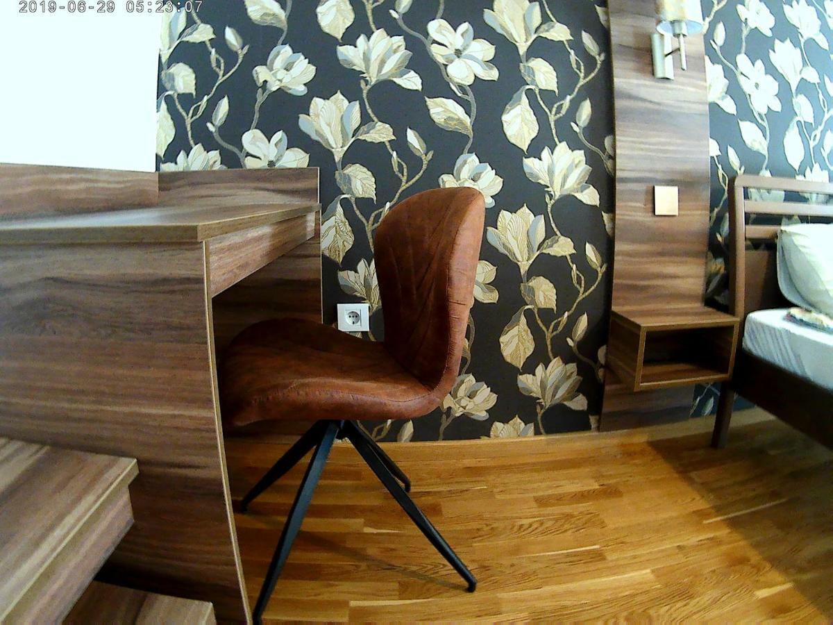 Uki-Modern Apartment With Parking โนวีซาด ภายนอก รูปภาพ